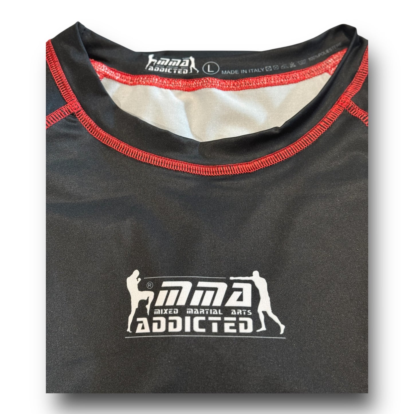 MMA Addicted Rash Guard MOD.“Darkness” Mezza Manica- Nero/Rosso